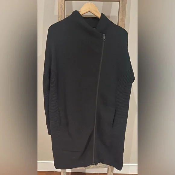 Vince black ribbed 100% wool asymmetric zip sweater jacket medium - Picture 7 of 7